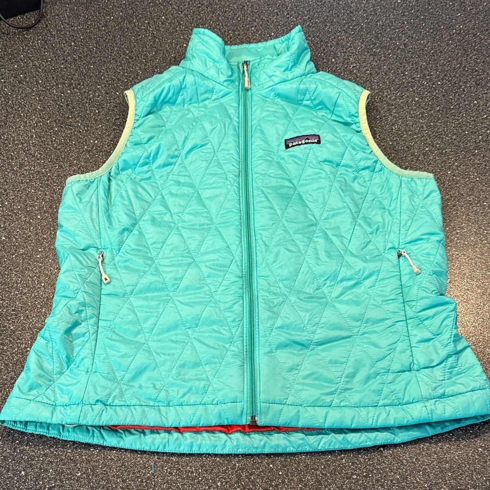 Women’s Patagonia Nano Puff Vest - size Medium